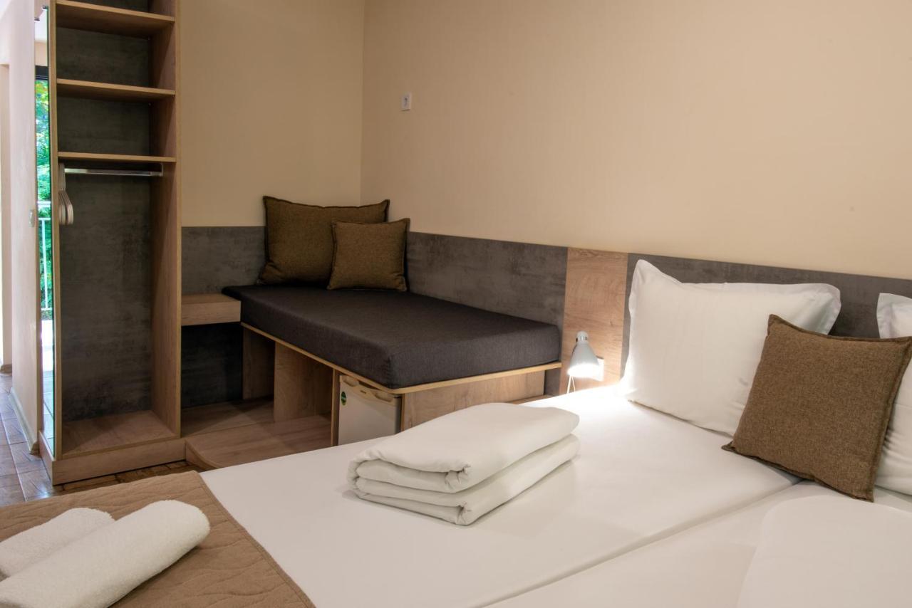 Ariana Hotel キテン エクステリア 写真