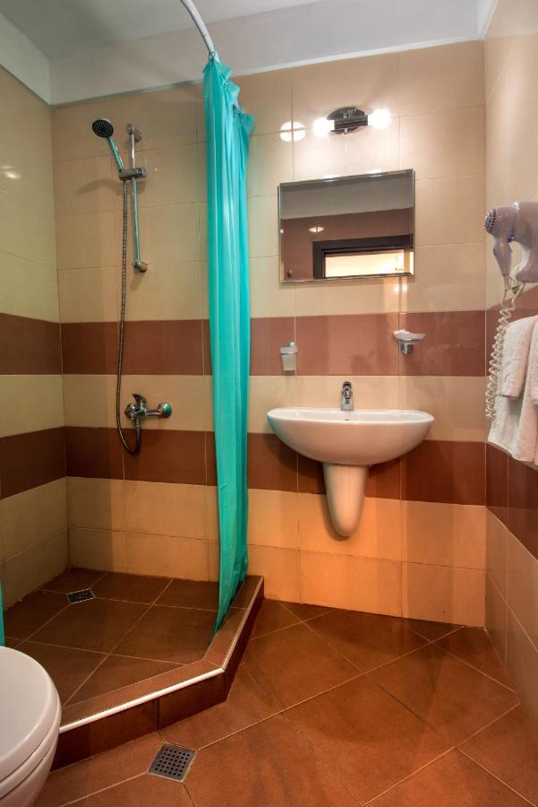 Ariana Hotel キテン エクステリア 写真